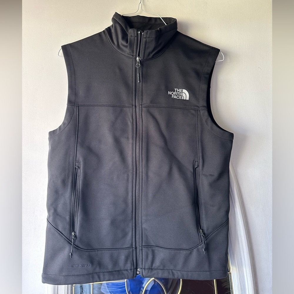 MENS BLACK NORTH FACE VEST SIZE SMALL